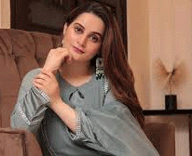 ایمن خان