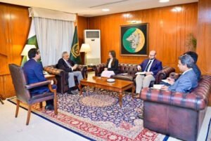 اسحاق ڈار