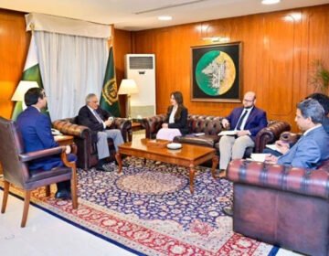 اسحاق ڈار
